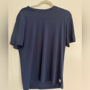 Vuori Strato Tech Tee | Men’s Size Medium | Navy Color